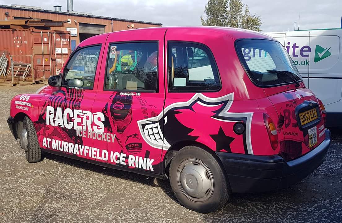 This is smart! <a href="/MRacersOfficial/">Murrayfield Racers</a> branded taxi! Good way for brand exposure! Signs by <a href="/signitrite/">sign it rite</a> 

Maybe more clubs will be in touch!

#ScottishIceHockey #SignItRite