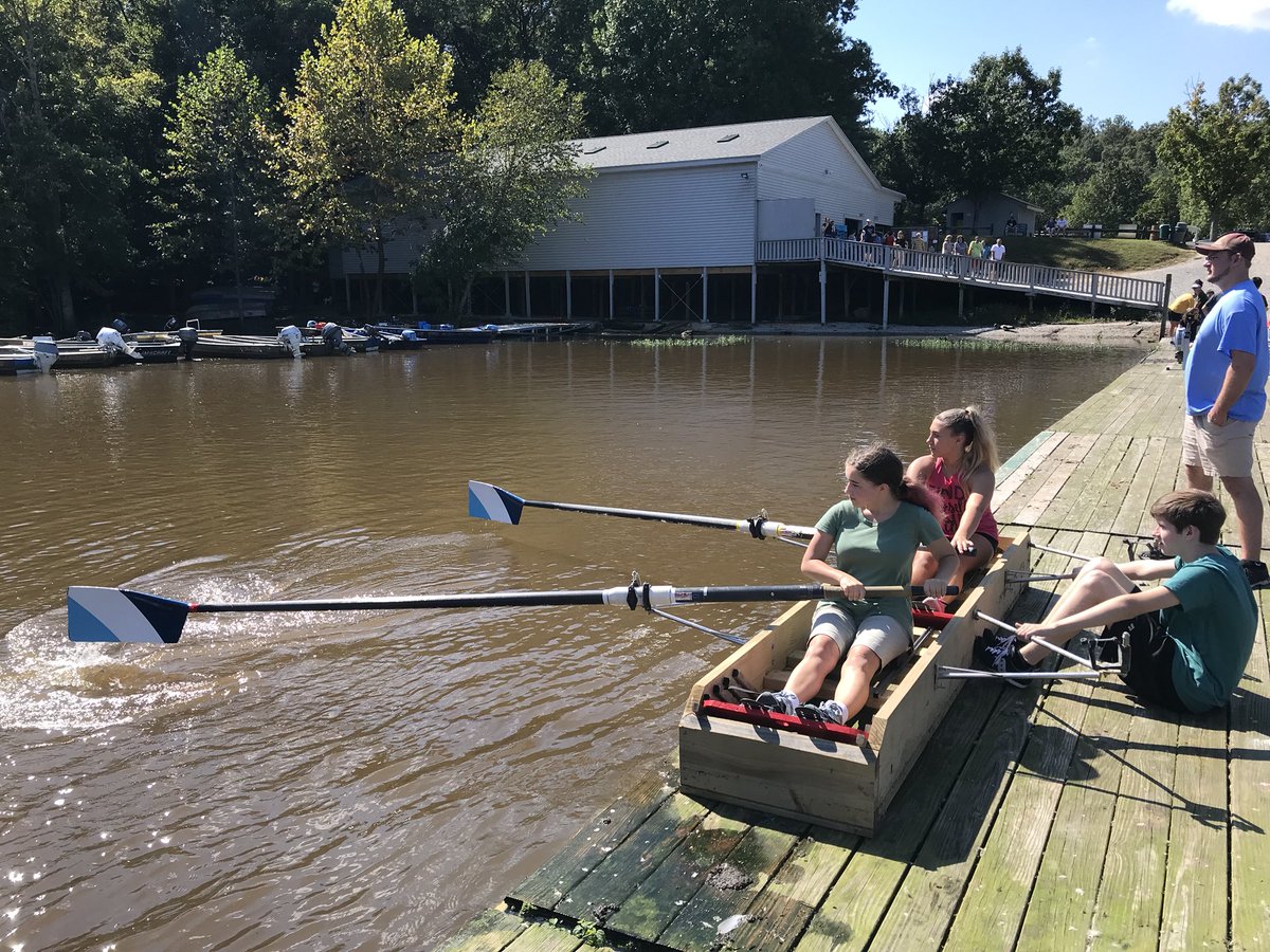 colgan_crew's tweet image. VERY successful day on the water welcoming 34 novices!!! THANK YOU for coming out 💙🦈🚣🏼‍♀️ #learn2row Huge shout out to @WoodbridgeCrew for their help and support💛💚