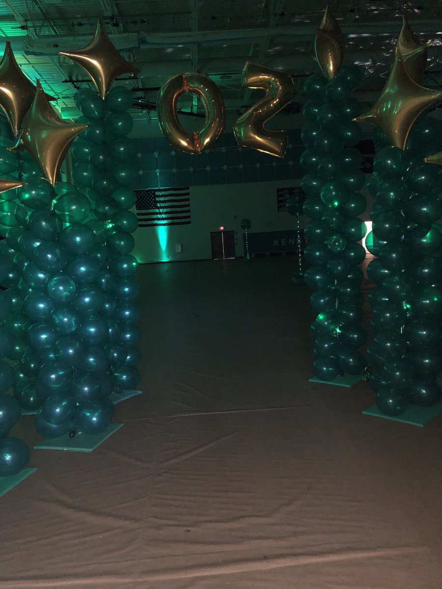 KenstonYearbook's tweet photo. Wow, that Student Council sure can put a dance together 😉 https://t.co/ib5WVUIF6q