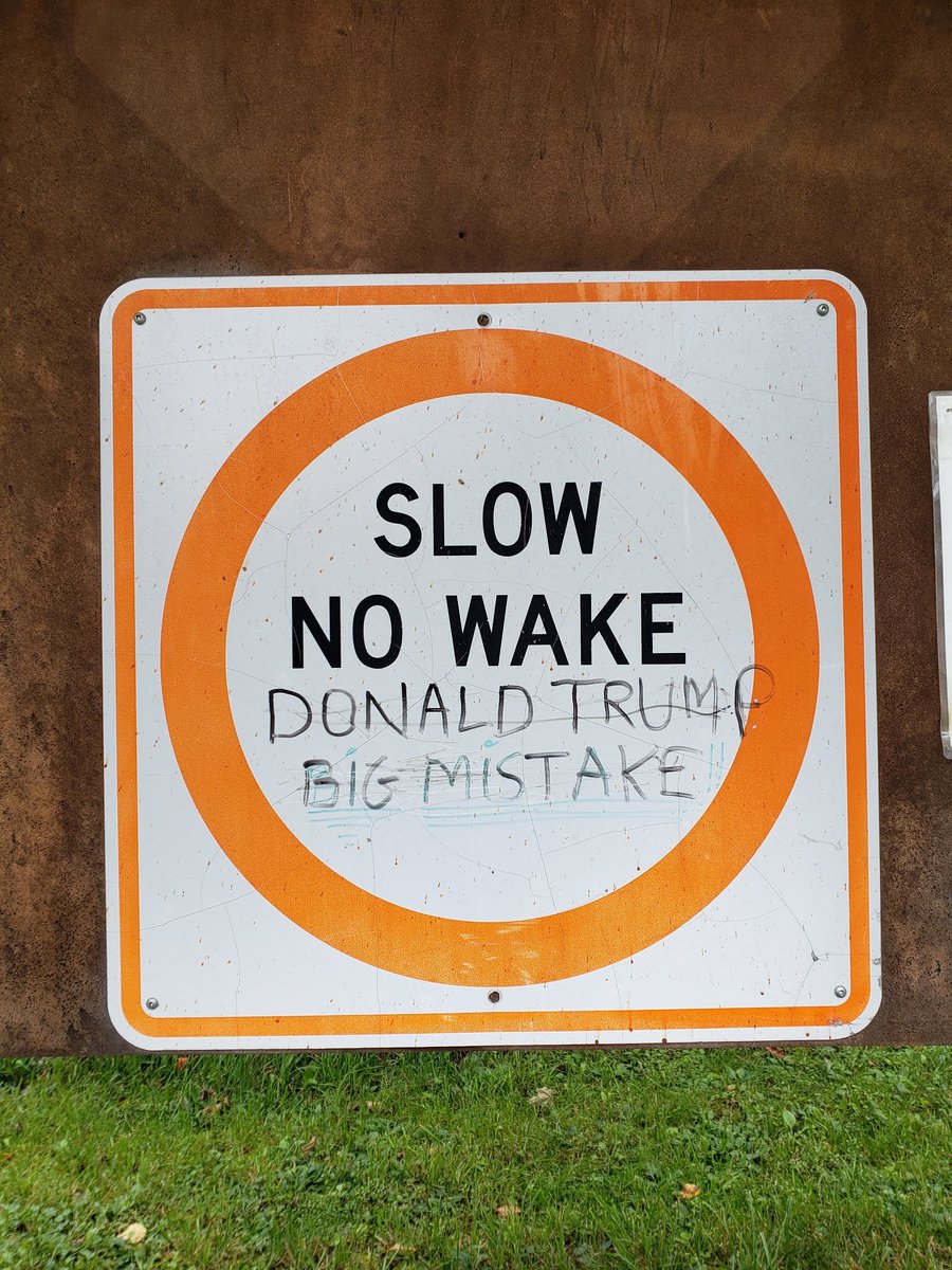 AllxieC's tweet photo. Wake sign is #woke https://t.co/UevFqDndUE