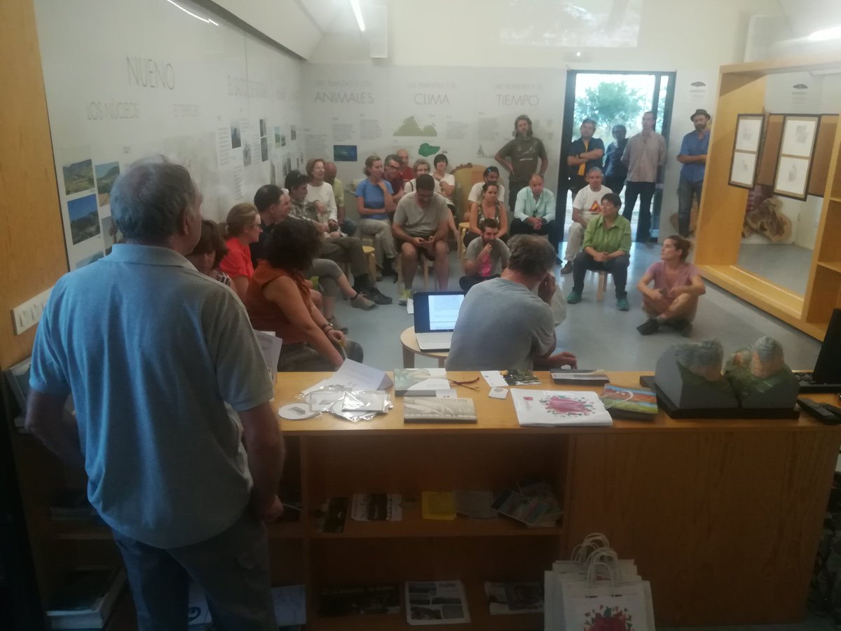 muretesdearte's tweet photo. Cientos de personas han participado esta semana en Muretes de #arte.

Gracias vecinos de #Apiés, #Sabayés, #Santolarieta. Y a todos los #medios que ayudan a difundir un proyecto que recupera muros de #piedra seca con intervenciones artísticas. #cultura 

@CulturaHoya @aytohuesca https://t.co/iuWIlbuKy1