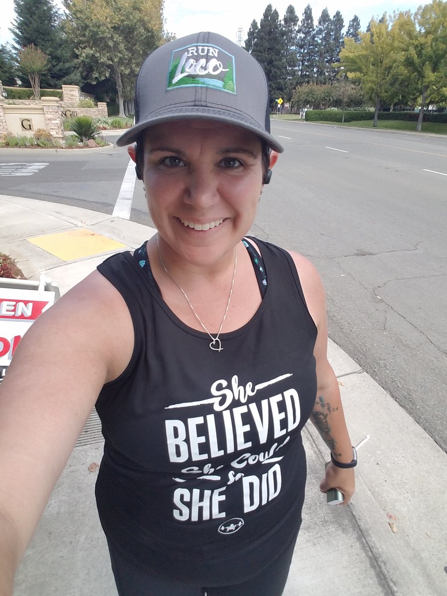 DoubleD_ablo's tweet photo. She believed she could so she did. Less than one mile to go of today's 20 mile run. I've never been so proud of myself. #twentyondeb 
#juststrongteam https://t.co/Q4ZIaPqQWu