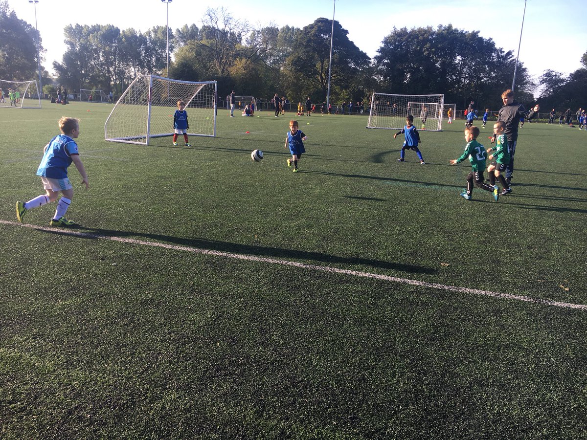 18Apprentices's tweet photo. Good day for the Worsley wolves under 7’s enjoyable to watch. @CoachMel_ESC @EdStartMS @WorsleyWolves https://t.co/n5tFzsTTek