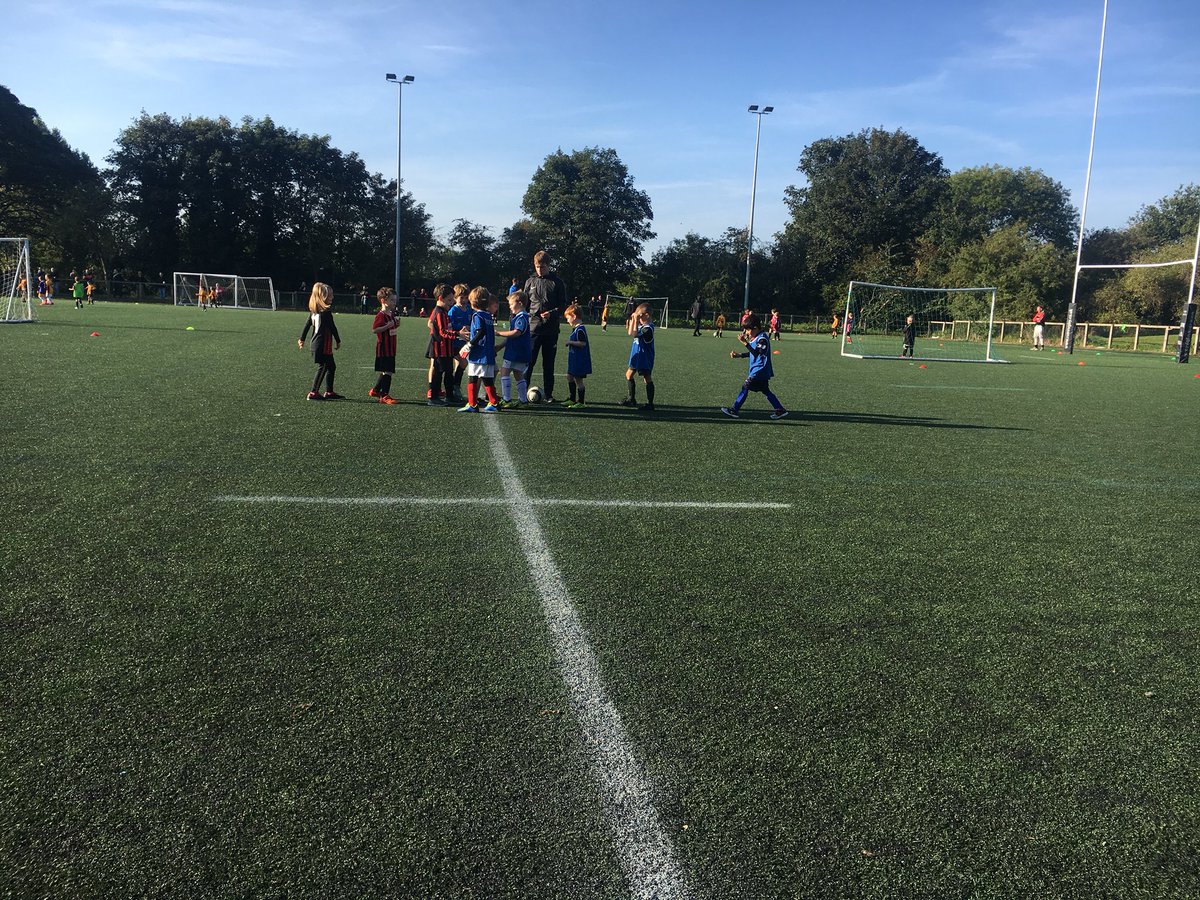 18Apprentices's tweet photo. Good day for the Worsley wolves under 7’s enjoyable to watch. @CoachMel_ESC @EdStartMS @WorsleyWolves https://t.co/n5tFzsTTek
