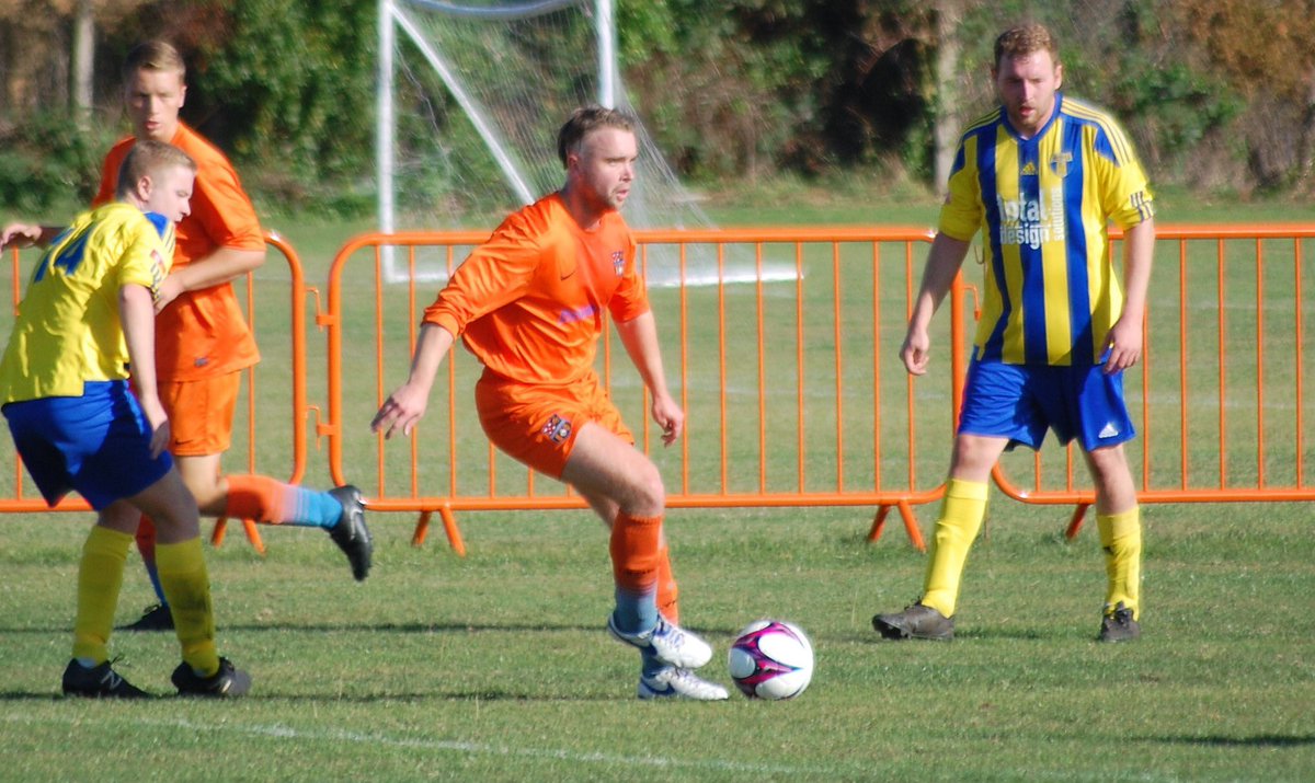 addlestonefc's tweet photo. 3 weeks in a row!!! MOTM goes to Chris ‘Aldo’ Aldridge.....top work again today Chris, well done. #letsomeoneelsewin @Powercor https://t.co/ch5EegwGa5