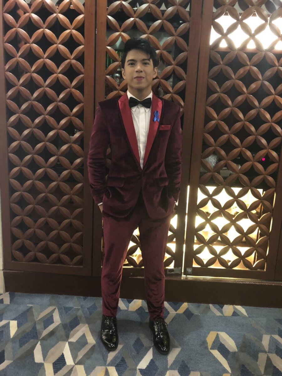 starmagicphils's tweet photo. Nash Aguas at the #ABSCBNBall2018
Designer: Erwin Flores
Grooming: Posh Torres
Stylist: Patrick Pleno
Photo by @hidalgoportraits10 #TatakStarMagic https://t.co/zJ4OtnHose