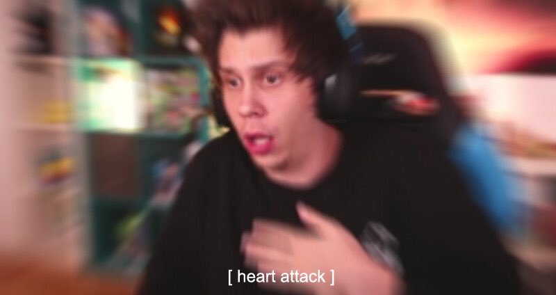 HypePeruano's tweet photo. @Rubiu5 AAAAAAAH AIUDA QUE ME DE UN INFARUO https://t.co/w2bhn3SeKI
