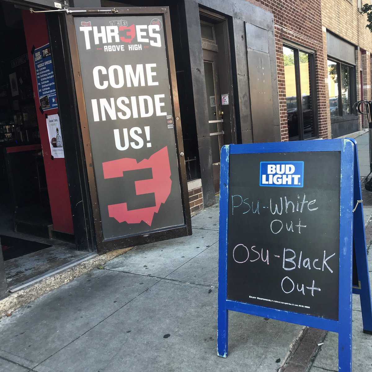 threesabovehigh's tweet photo. We open #osublackout #threeslovesyou #threesbus https://t.co/2qvP1lDLCj