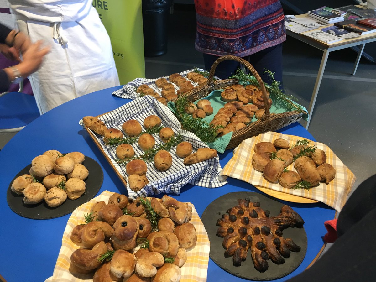 novo_theatre's tweet photo. thanks to Sue Gill ⁦@deadgoodguides⁩ for inspirational bread making #PeopleMakePlaces https://t.co/b79TQuoNBP