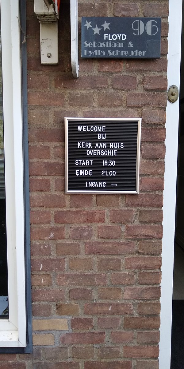 TheManSebastian's tweet photo. #Oldscool #Newscool sign outside #KerkaanHuisOverschie #RMchurches #RMpioneer https://t.co/xs4iJsSrIY