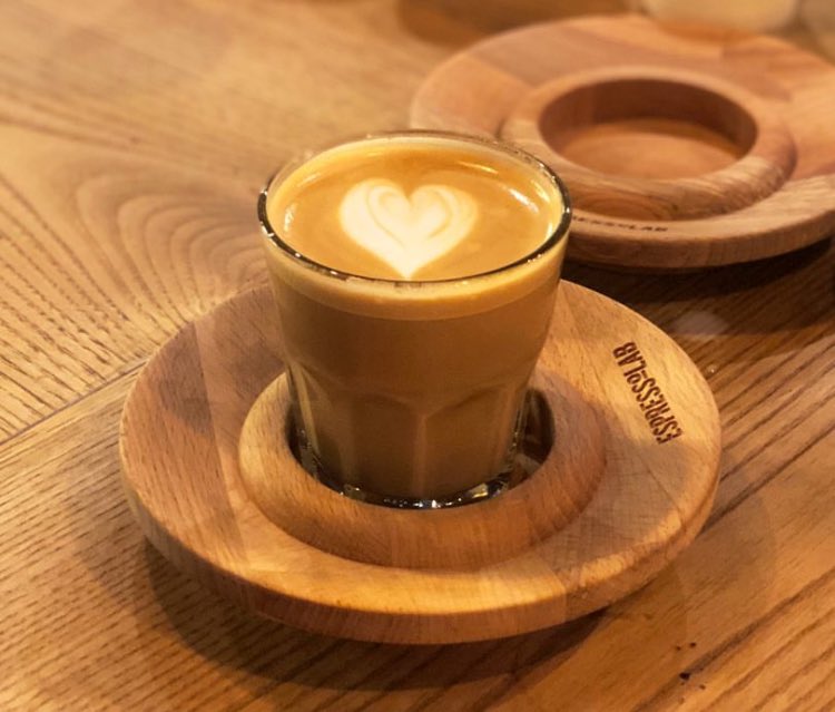 _f1mashael's tweet photo. #اليوم_العالمي_للقهوه 

Everything gets better with ☕️🕊💕.. https://t.co/gWJBiP0KOl