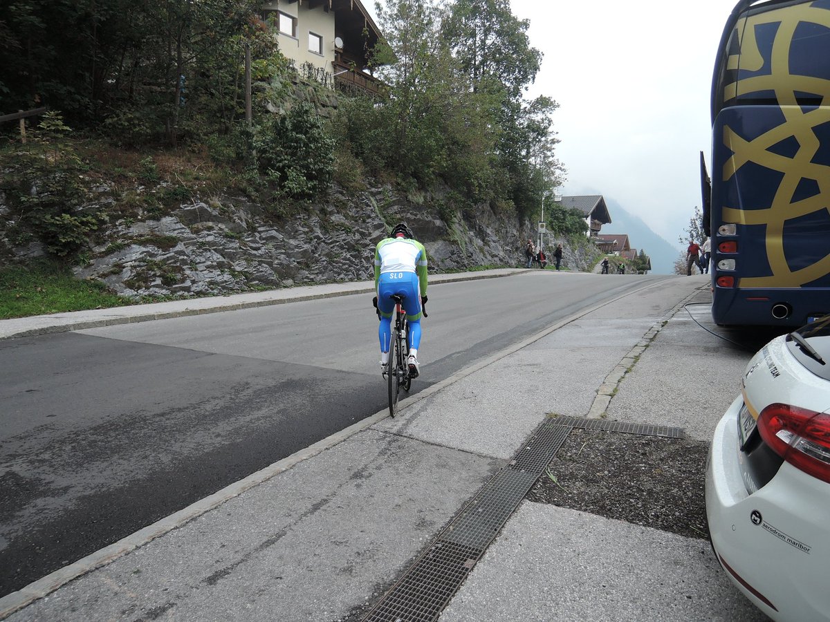 davidcrmelj's tweet photo. Člani na @ibk_tirol2018 @TVSLOsport #SPTVS ... In njihov zadnji trening pred cestno dirko... https://t.co/iefyfhDgh2