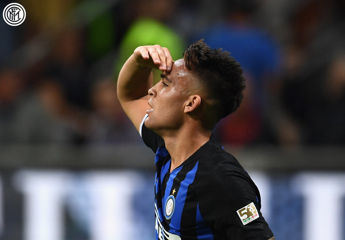 Inter_id's tweet photo. Malam yang berkesan bagi kedua pemain 💫

#Lautaro &amp; @MPolitano16 berhasil cetak gol pertama mereka bagi Nerazzurri! 🔥👏🔥

#InterCagliari #ForzaInter ⚫️🔵 https://t.co/ap7p6z83mv