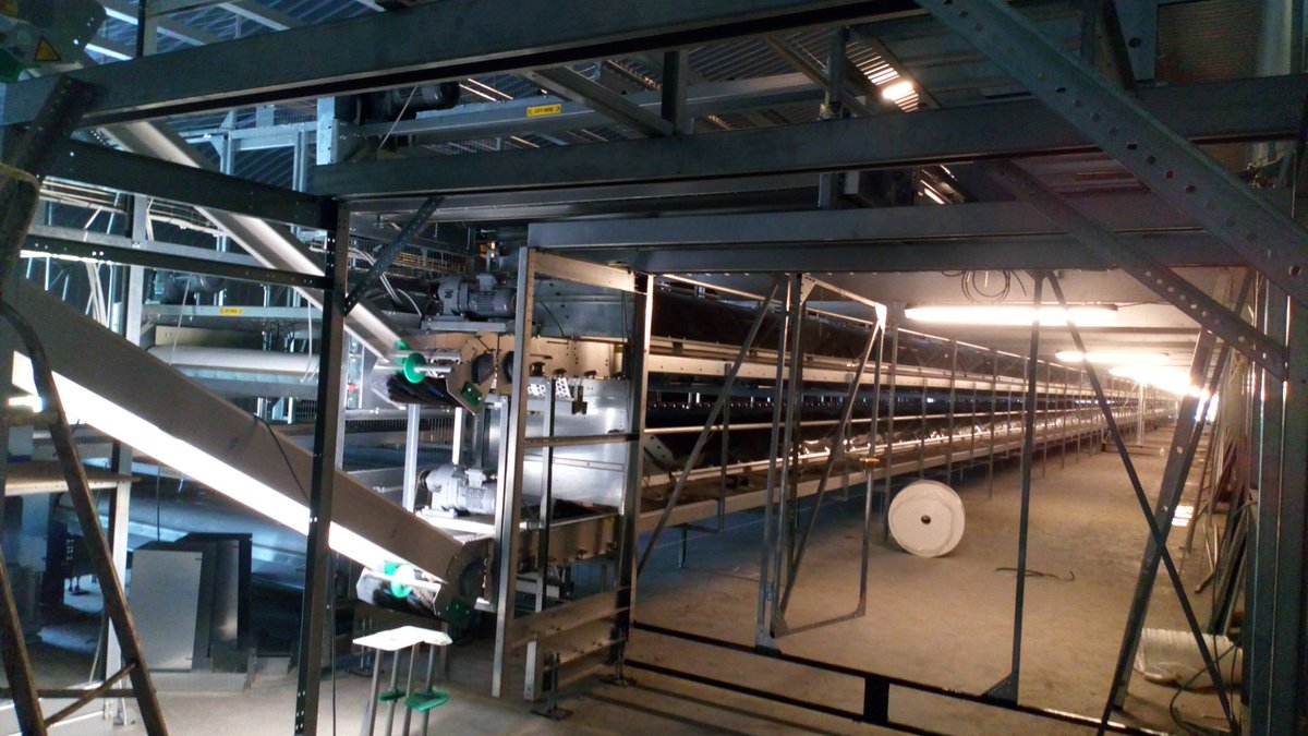 All go here at Ty Newydd Free Range
@JasonDVenco <a href="/VencomaticUK/">Vencomatic UK</a> <a href="/ConnopConcrete/">Connop & Son</a> <a href="/Morspan/">Morspan Construction</a> <a href="/DGMorspan1/">Donald Gillespie</a> @SecurcomSystems <a href="/dickiegolfa/">dickiemorris</a>