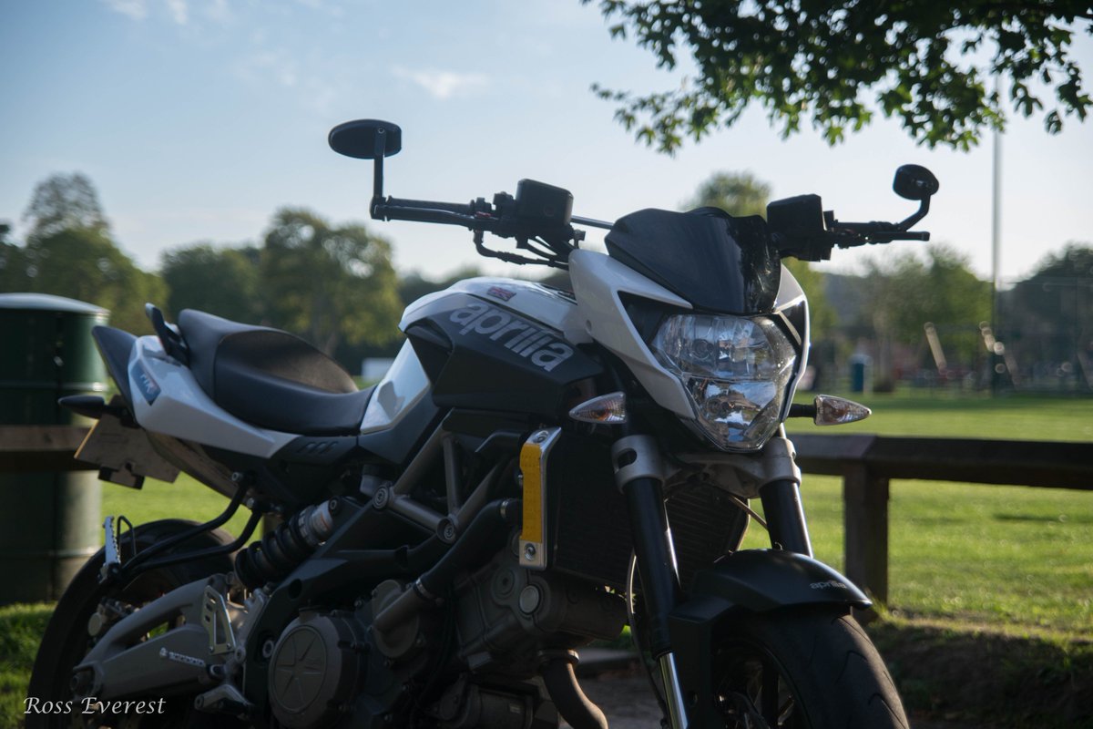 Ross_RS_'s tweet photo. The New bike! #aprilia #shiver #shiver750 https://t.co/GfoR7r4v1b