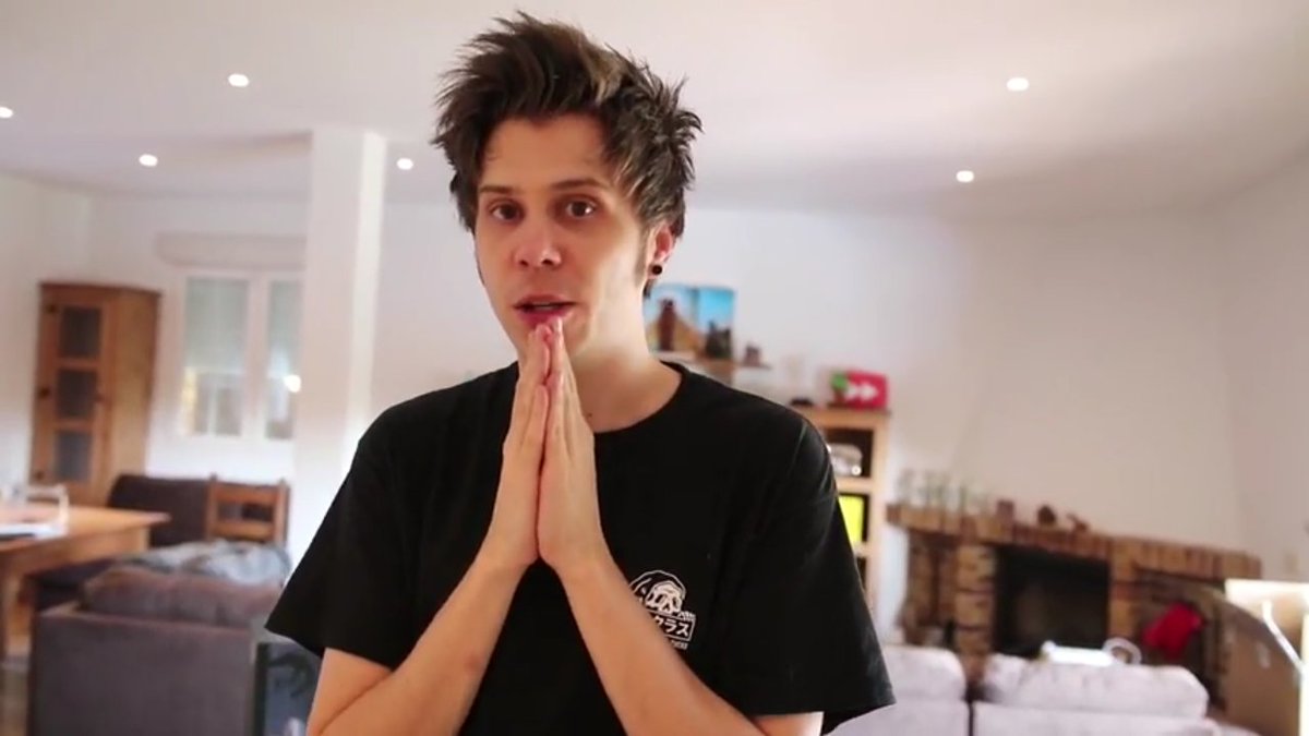 Popocho_19's tweet photo. @Rubiu5 Comparte al "Rubius" de la suerte. Para tener más posobilidades de ganar algun premio y si dejas un like "ElRubiusOMG" subira nuevo video. (´⊙ω⊙`) https://t.co/tqFQkroKna
