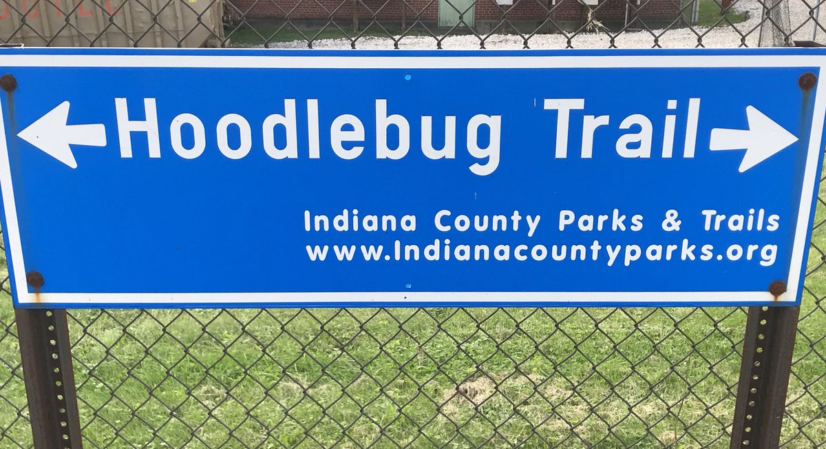 suenray2's tweet photo. Fall along the #Hoodlebug Trail. And of course @LevityBeer #ILikeBeer #LWCF https://t.co/HAt1A84ufn