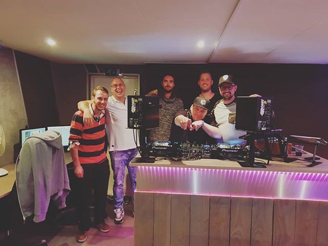 RealHSRadio's tweet photo. We started the WKND real good with @nexonemusic yesterday 🎧🍻🔊
.
.
.
.
#realhardstyle #radio #wknd #nexone #beer #live #mixing #dj #hardstyle #rawhardstyle #rawstyle #harderstyles #hardstyler #hardstyles #harddance #friends #weekend #hardstylefamily #… https://t.co/0eYWWTUAG1 https://t.co/saPMQnUQE9