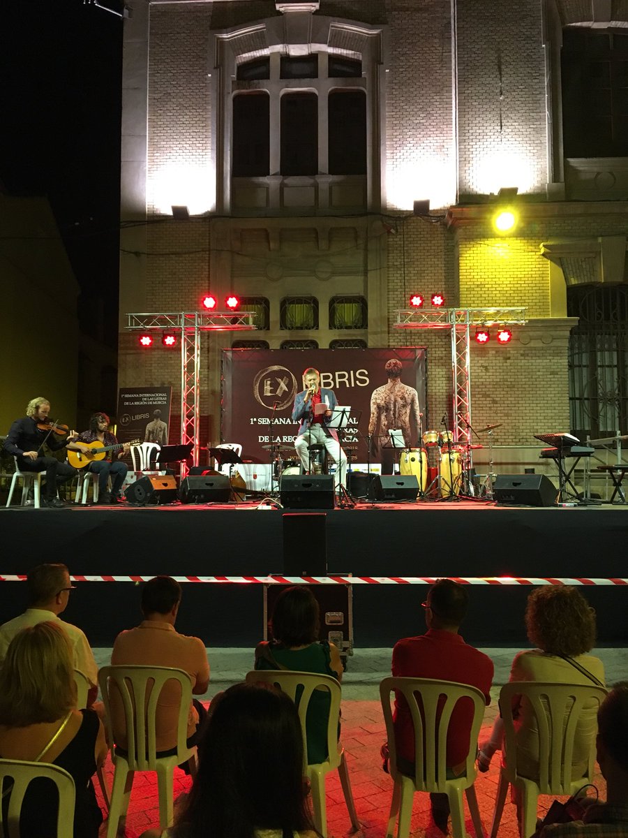 Roger Wolf en la noche murciana, vaya lujo <a href="/Exlibrismurcia/">Exlibris Murcia</a>