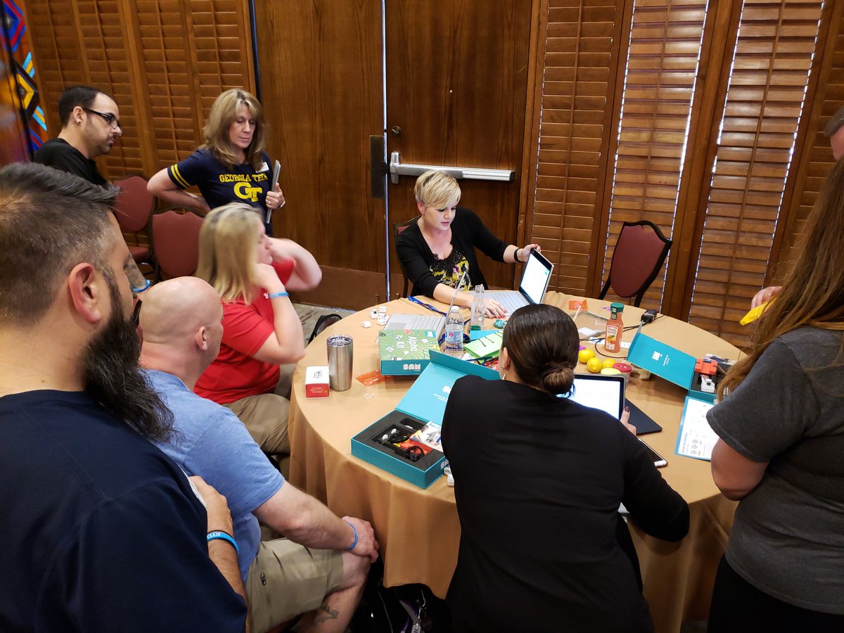 sdavenport931's tweet photo. Great Saturday Learning with @nearpod @activelylearn @WonderWorkshop @SAMLabs #nccechat #learninggrowingleading https://t.co/UdVuPKqoJG
