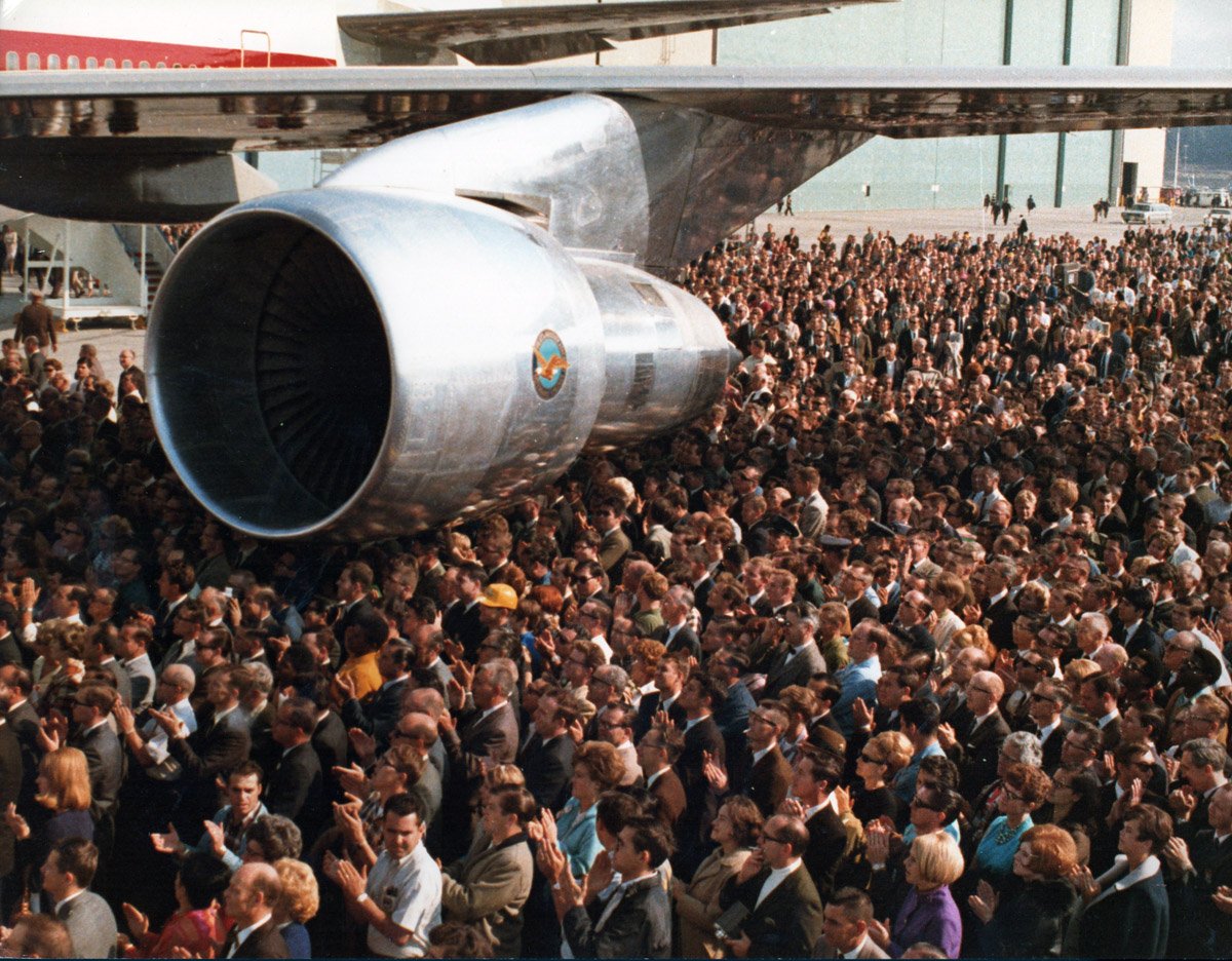 airchive's tweet photo. Sunday marks the 50th Anniversary of the @BoeingAirplanes #747 Rollout. Here are the scans from my ultra-rare original commemorative book from that historic day in 1968. #TheIncredibles #SuttersBalloon #QueenOfTheSkiesForEver 1/2 https://t.co/tLGIHsyNoM