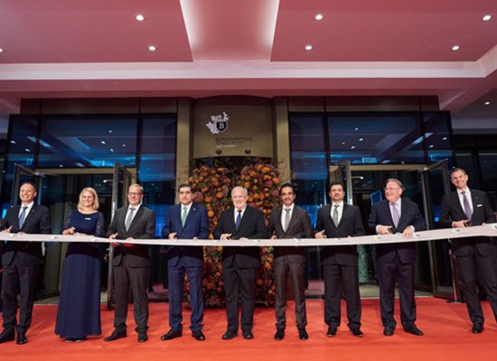 IstandWithQatar's tweet photo. Katara Hospitality unveils iconic resort in Switzerland

Katara Hospitality, a leading global hotel owner, developer and operator, has unveiled the Bürgenstock Resort Lake Lucerne in Switzerland at a grand opening ceremony. https://t.co/amA3g4NNFu