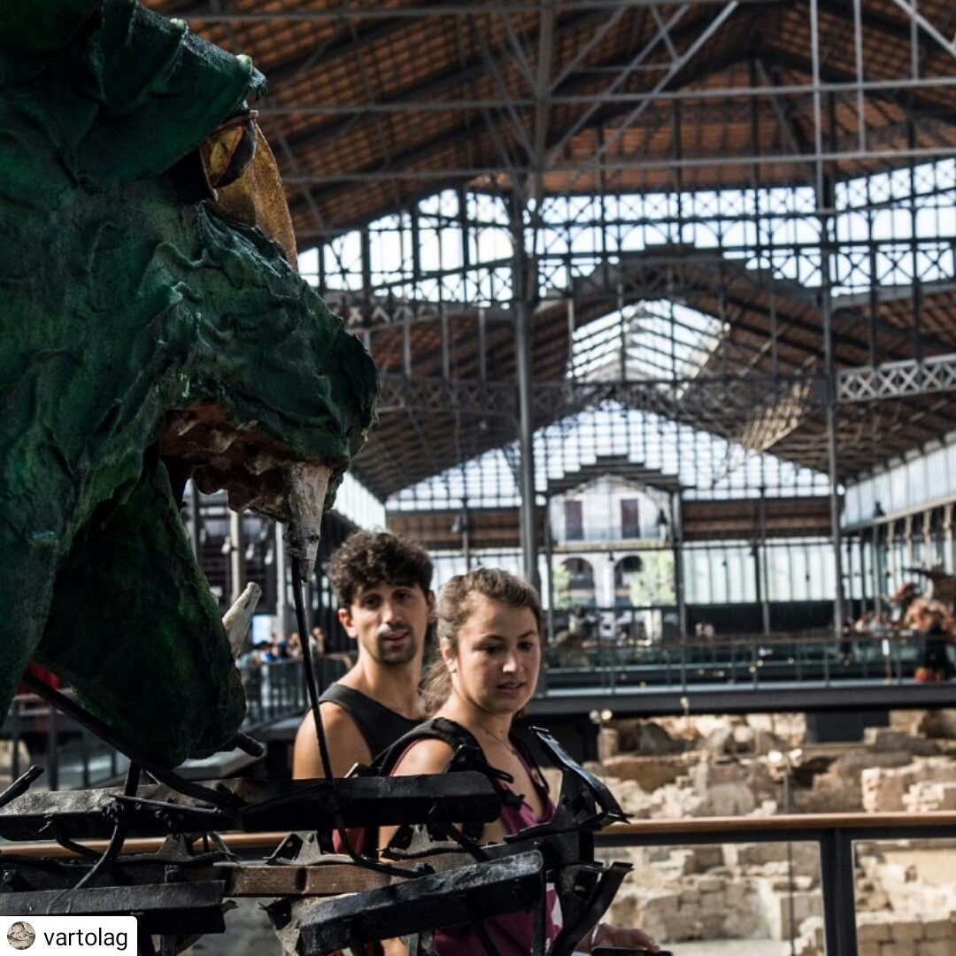 DiablesdeSants's tweet photo. Records de la #Mercè18 El Pitu va estar genial durant l'exposició 
Gràcies @vartolag x ls fotos tant genials q ens fas
#PitudeSants #bestiaripopular #sants #diablesdesants #diables #corefocs #somdiables #tabalersdesants #somcultura #barcelona #culturapopular #tradicionscatalanes https://t.co/GGpXbNhs7y