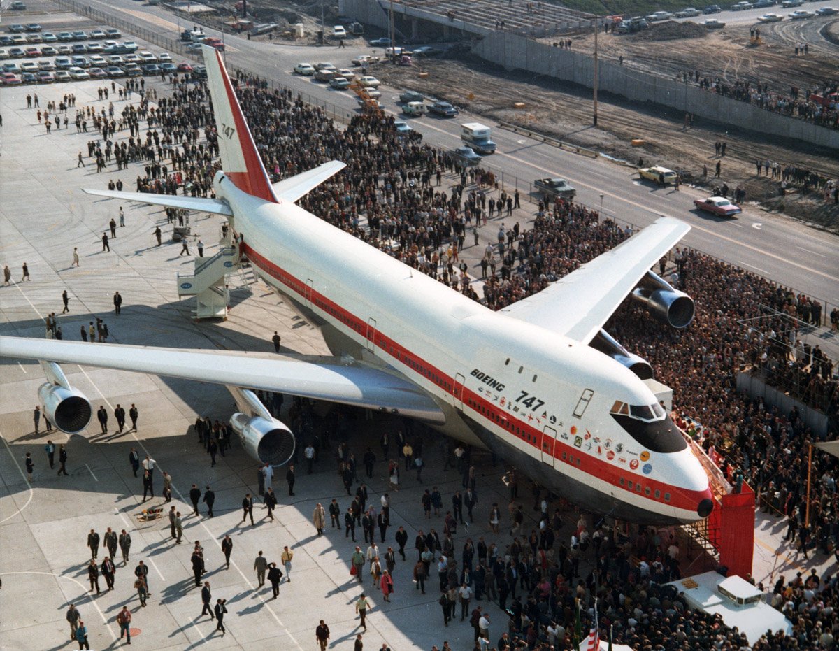 airchive's tweet photo. Sunday marks the 50th Anniversary of the @BoeingAirplanes #747 Rollout. Here are the scans from my ultra-rare original commemorative book from that historic day in 1968. #TheIncredibles #SuttersBalloon #QueenOfTheSkiesForEver 1/2 https://t.co/tLGIHsyNoM