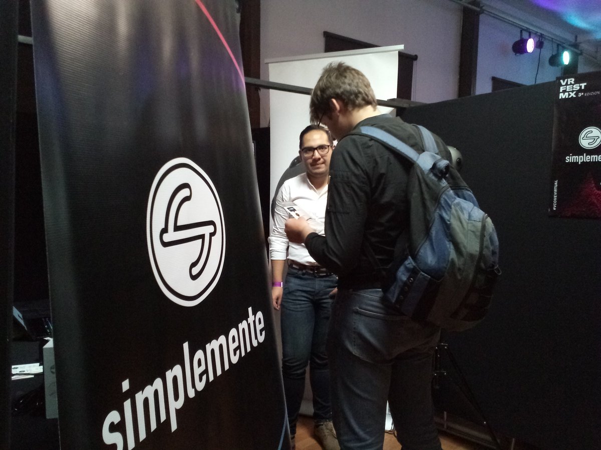 CinemaTempo's tweet photo. La gente de @simplementeMX renta equipo innovador para la producción de audiovisuales. Recientemente trabajaron con #TiempoCompartido de @lasuertedivina. Pueden visitar su stand en @vrfestmx. #VCOMEVIRTUAL #VRFESTMX2018 #CoberturaRCMX https://t.co/OZSufPn1CK