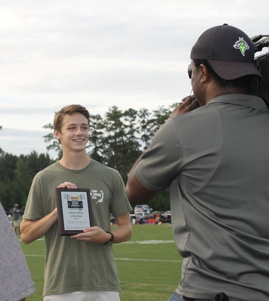 BenLippenXCTF's tweet photo. Huge congratulations to Senior team captain Henry Long on being named the Sonic Friday Night Rivals Scholar Athlete of the week. He picked up his hardware last night and led our team on an early morning long run today. What a guy! https://t.co/su0nRcZda8