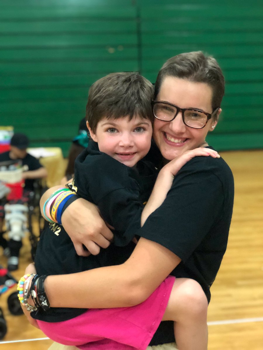 calynq's tweet photo. So very thankful to say that I reached our goal of $4,000 for my non-profit #FightForGold to help the fight against Childhood Cancer, thanks to the Tampa Catholic community. As promised, I shaved my head for the children 💛 https://t.co/1Y9cDgFoIW