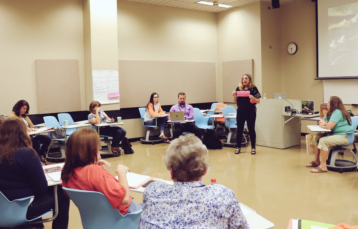 EastTNSTEMHub's tweet photo. What a packed day at the #EduBOSS Conference, hosted with @UTKLibraries! Great to see so many STEM educators from around the state join us for this year’s conference theme — STEM in Action! Thanks to all our volunteers &amp; partners for making this event possible! #tnstem https://t.co/bbFCQ0aWrN