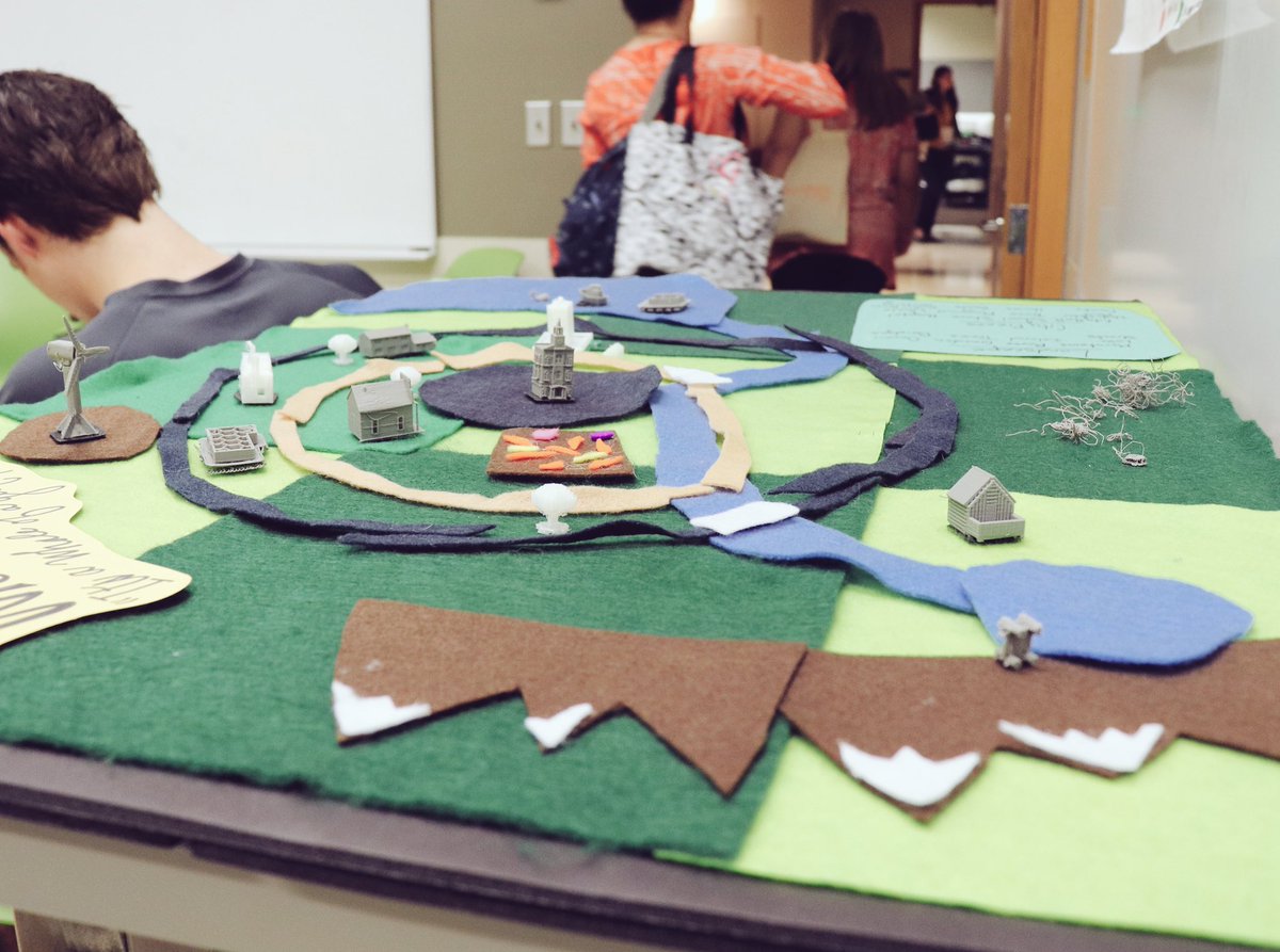 EastTNSTEMHub's tweet photo. What a packed day at the #EduBOSS Conference, hosted with @UTKLibraries! Great to see so many STEM educators from around the state join us for this year’s conference theme — STEM in Action! Thanks to all our volunteers &amp; partners for making this event possible! #tnstem https://t.co/bbFCQ0aWrN