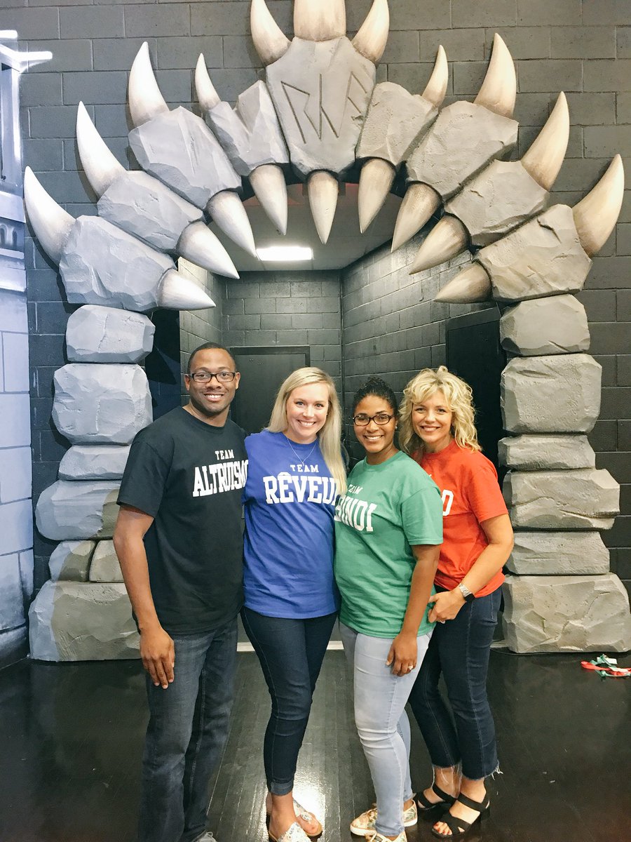 DanaeAcker's tweet image. Your vibe attracts your tribe! Had an amazing time @ronclarkacademy with like minded educators who are revolutionizing education. @lcscooter @techismagic @mindovermiddle #houseofisibindi #RAMSInspire #blackgirlswhoteach #teacherleader #teacherprenuer