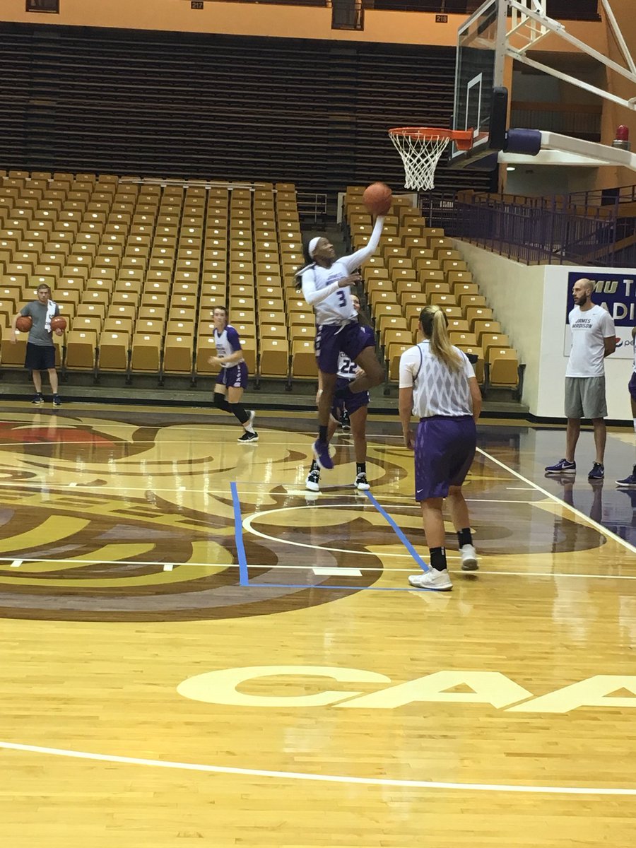 kelly koshuta (kkosh77) Twitter