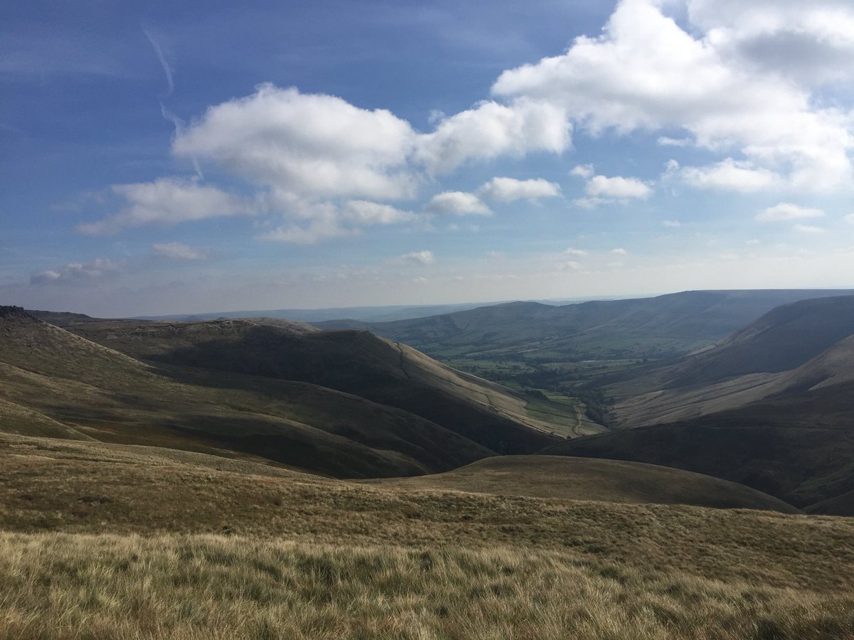 TheWIWalks's tweet photo. More photos of our Activity Week walk up Jacob’s Ladder to Kinder Scout ( the dog was very impatient with our speed). Stunning views and a sheltered spot for lunch. @peakdistrict @PeakDistrictNT @WomensInstitute @WILifemagazine @MFWI @CheshireWIs https://t.co/JtO8Rs3iFn