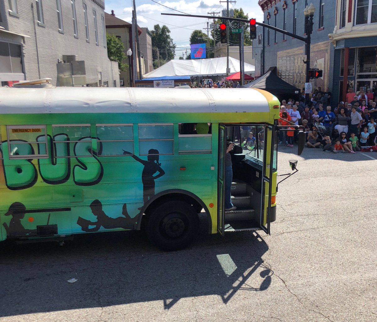 TayloraSchloss1's tweet photo. Dream Bus rolling thru downtown at Ham Days 2018! Visit us to receive a book & other goodies on Civic Role! #WeAreMarionCo #DreamBelieveAchieve #hamdays https://t.co/a6w8f5VF1j
