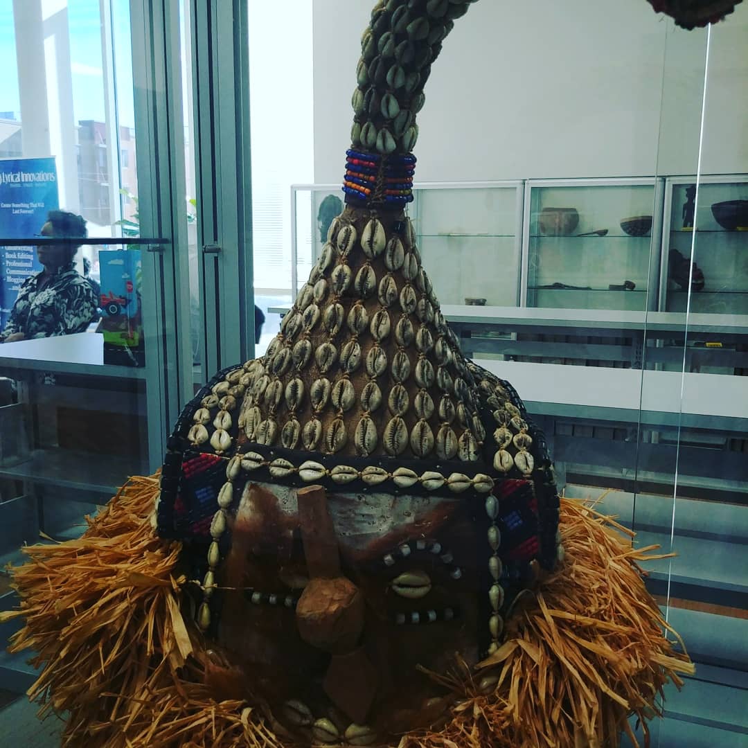 FlourishNFlower's tweet photo. Don't sleep on the East Cleveland Public Library! It's beautiful and full of history. My favorite place to be as a fifth grader. #thepeoplesuniversity #EastCleveland #libraries #urbanlibraries #Shebabey https://t.co/GgohICgOSg