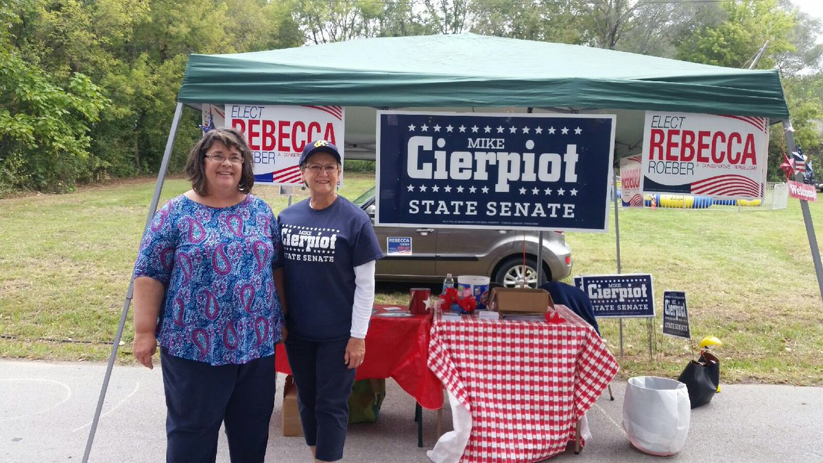 philiptyates's tweet photo. We got Eastern Jackson Co. covered with volunteers knocking doors for @MikeCierpiot &amp; a bunch of great state rep candidates. Plus festivals in Greenwood &amp; Oak Grove 🚪🇺🇸 #DefendtheMOjority https://t.co/3mpU9egSlW