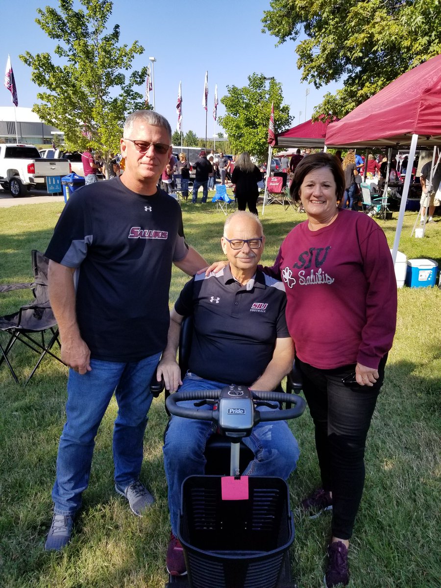 Good luck to the Salukis today! Everyone come out and support <a href="/SIU_Football/">Saluki Football</a>! #RunWithUs 
<a href="/SIUSalukis/">Saluki Athletics</a> <a href="/17NickHill/">Nick Hill</a> <a href="/SIUAlumni/">SIU Alumni</a>