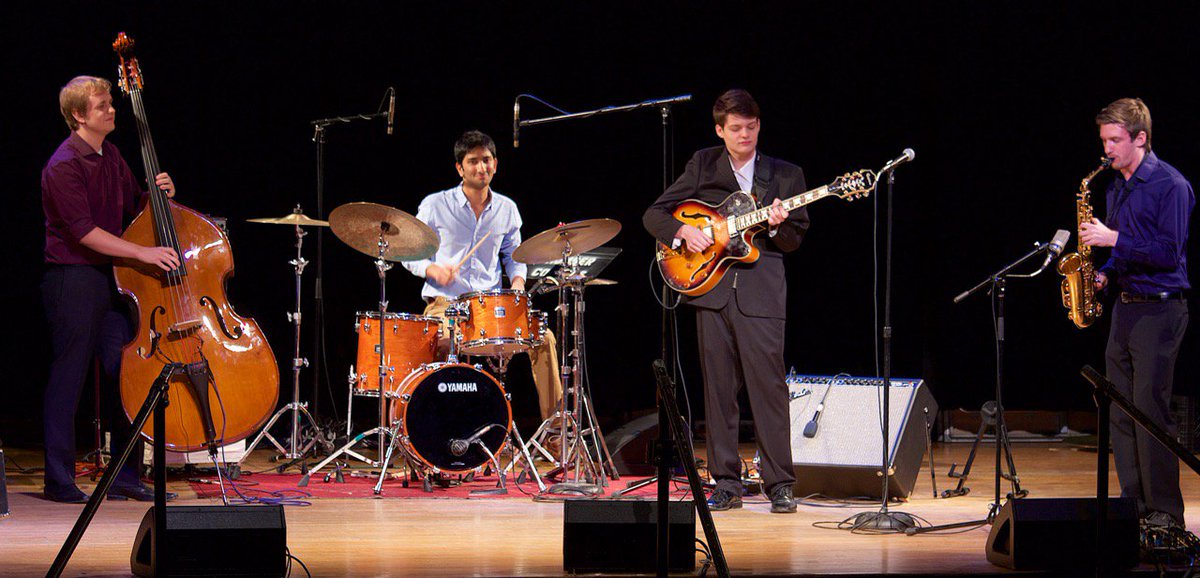 bobbyshaww's tweet photo. Here's a pic of me playing some jazz in the @HumberMusic aud in 2nd year!! #humberblitz #bobbyska #jazz https://t.co/45rG7G1pnl