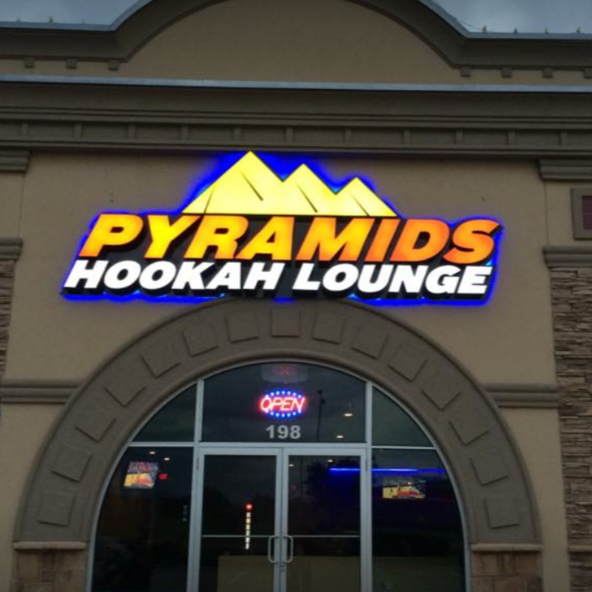PyramidsHookah_'s tweet photo. Raise your hand if you wish you were here right now. 🙋 https://t.co/flaXK2lbxQ