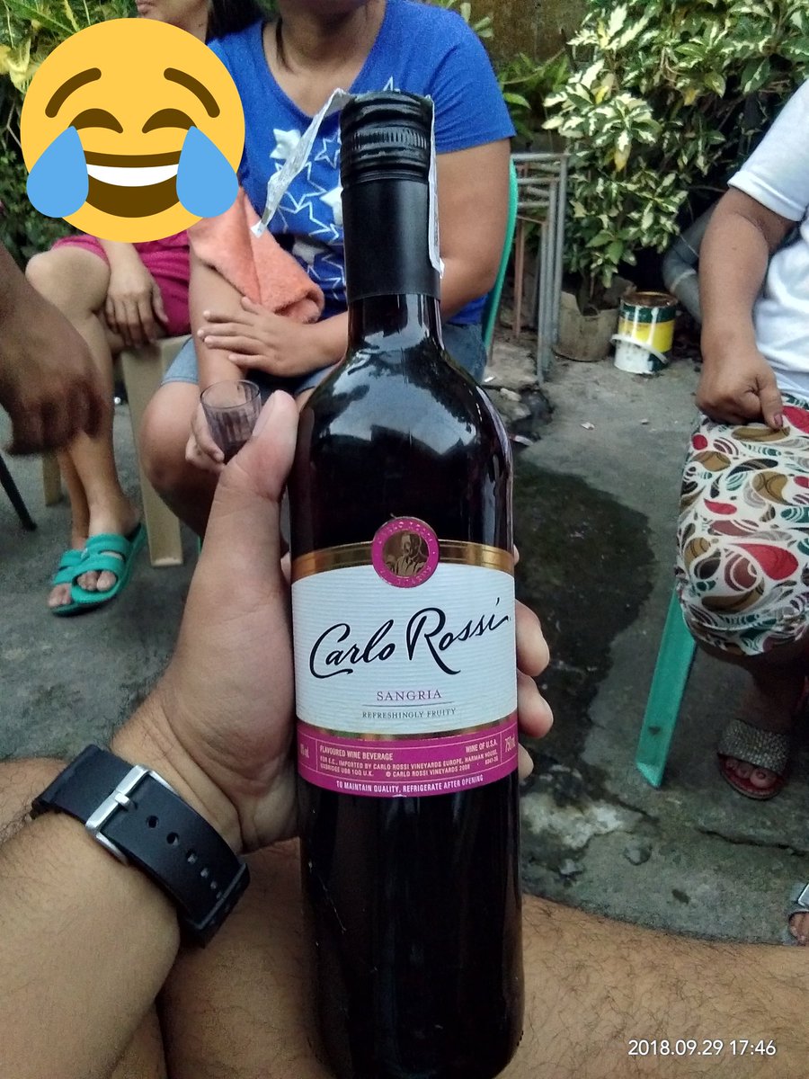 alarca_mark's tweet photo. Carlo Rossi Sangria is a combination of citrus fruits, brandy, and honey. It is higher in calories than some other types of wine due to the added carbohydrates and high alcohol content.  :)

#ChillinMode #CarloRossi https://t.co/uW4oEYGAnU