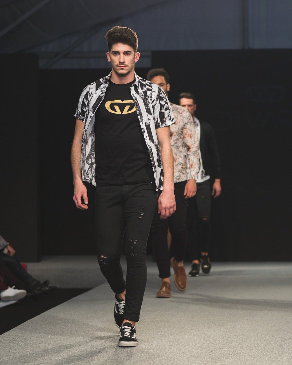 DivaroShop's tweet photo. Descubre nuestra colección @divaroshop 👇
🌐 https://t.co/hrsGMWCUy1 💥💥💥
•
#Divaro #DivaroShop #DivaroMayoristas #Pasarela #Momad #Desfile #ModaMasculina #Modajoven #TúMismo https://t.co/JCptv59Rrd