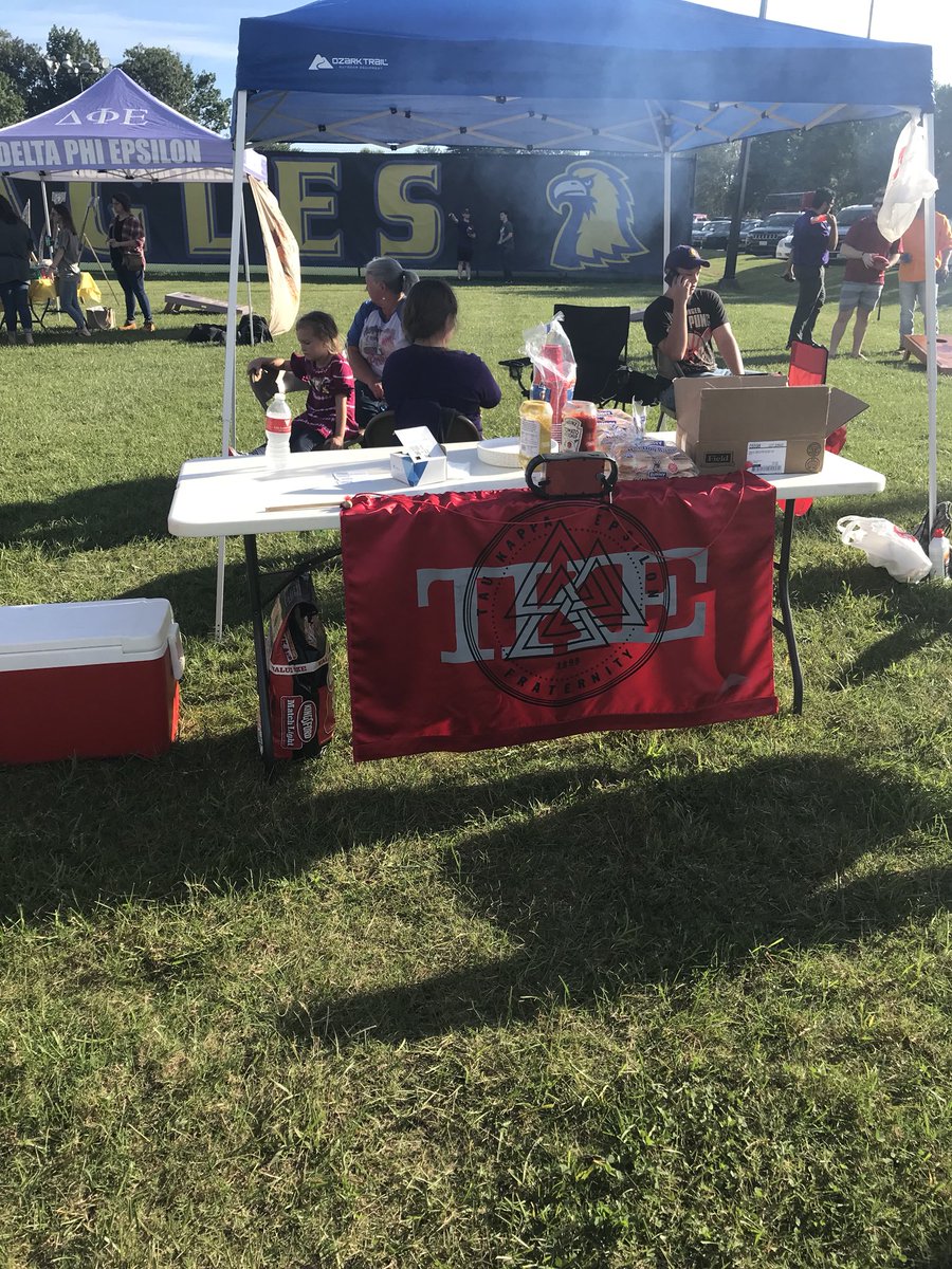 TkeMOttu's tweet photo. Having a great time out here tailgating for our football team. Come out and eat hotdogs , play cornhole, and hangout with us !! #rushtke #ttu #ttuparentsweekend https://t.co/9foiw3yW6x