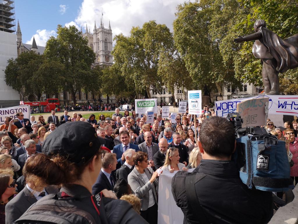 simonstevo's tweet image. @WorthLessFF great to be part of a historic event. #APFree