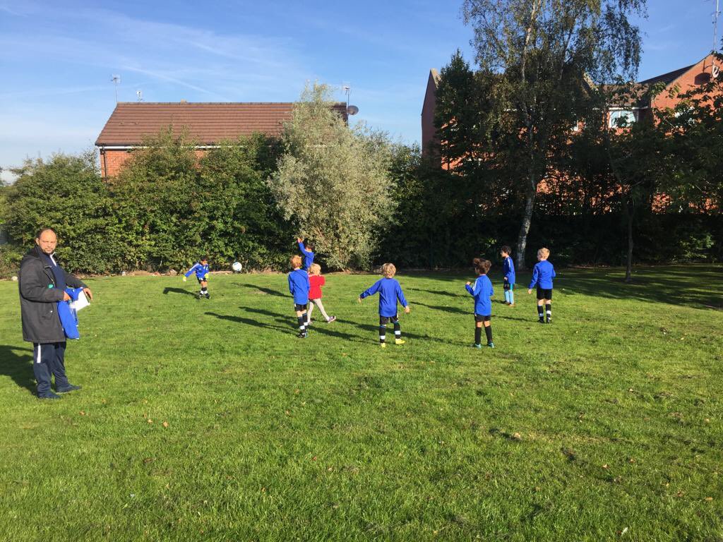 bluestar_fc's tweet photo. It’s great to think over 300 of our club children will be playing over the weekend👍 #everyoneplays #equalplayingtime #developall https://t.co/PoNL7ggLQa