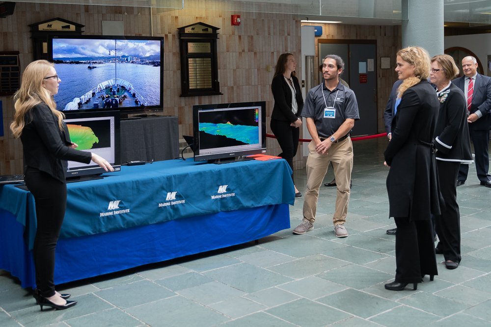 amirault_daniel's tweet photo. Big thank you to everyone who helped me set up my workterm and the incredible opportunity of presenting to our inspirational  Governor General of Canada, @GGJuliePayette 

@marineinstitute @pbrett31 @NotACaptainKirk @angclarke @FulfordPaula @okeanosexplorer @ShellyLeighton https://t.co/OZoXftccIa