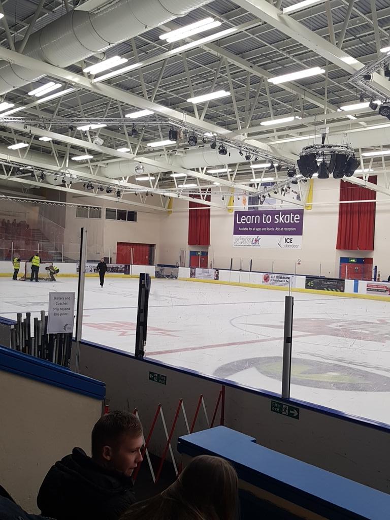 A work trip with all roads leading to Aberdeen for <a href="/Aberdeen_Lynx/">Aberdeen Lynx</a> 🆚️ <a href="/dundeecomets/">Dundee Comets</a> at Linx Ice Arena! Debut tonight! #ScottishIceHockey 🏴󠁧󠁢󠁳󠁣󠁴󠁿