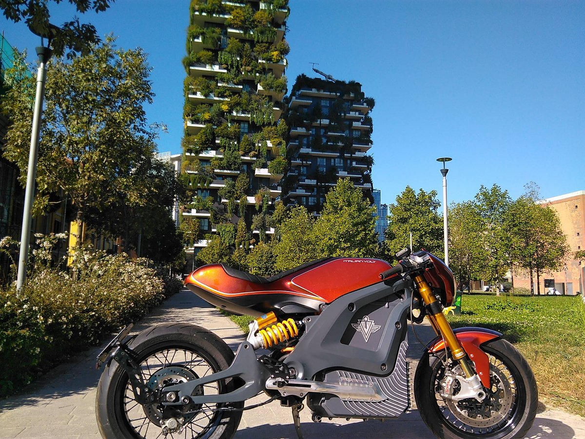 ali__bahrami's tweet photo. The moment that you suddenly see one of your kids in Milan!
#ItalianVolt #Lacama #EV #electric #power #Milan #Italy #emob2018 https://t.co/wtpCE3N4H1
